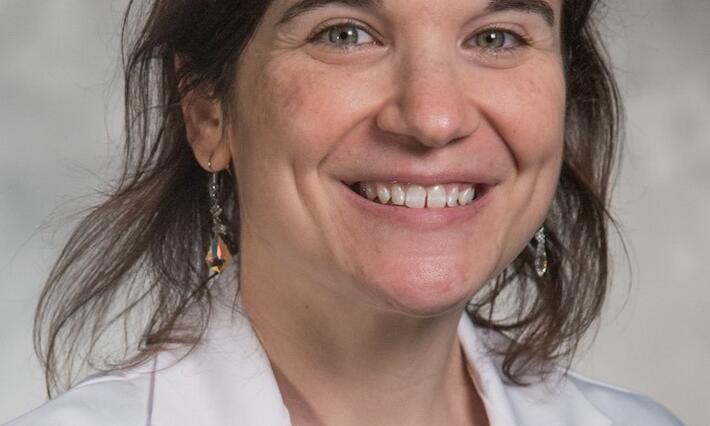 Laura Alder headshot